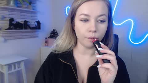 Holly online show from January 17, 3:34 am