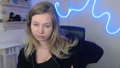 Holly online show from February 5, 6:13 am