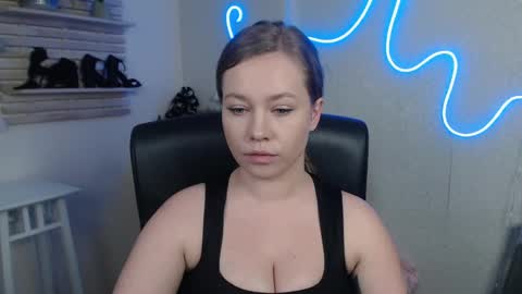 Holly online show from February 27, 3:25 am