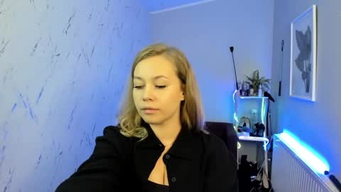 Holly online show from September 29, 5:07 pm