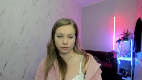 Holly online show from January 9, 8:54 pm