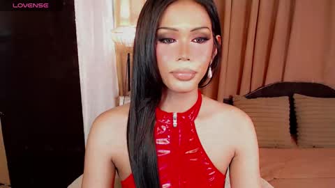 Snapshot of holly_goddessxx chatting on February 18, 7:37 am holly_goddessxx online show from February 18, 7:37 am
