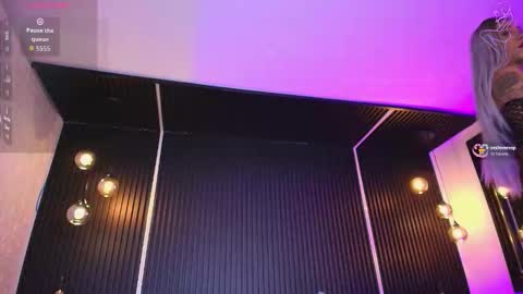 April online show from November 10, 10:31 pm