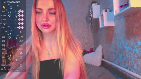 holly_molly8 online show from December 28, 5:46 pm
