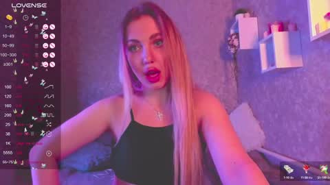 holly_molly8 online show from January 13, 9:09 pm
