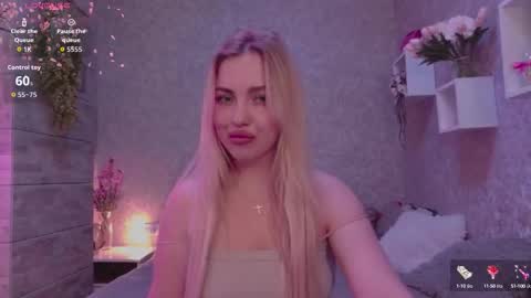 holly_molly8 online show from September 24, 7:50 pm