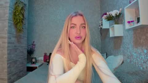 holly_molly8 online show from October 25, 8:47 pm