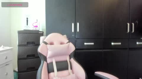 Holly online show from April 16, 2:45 am