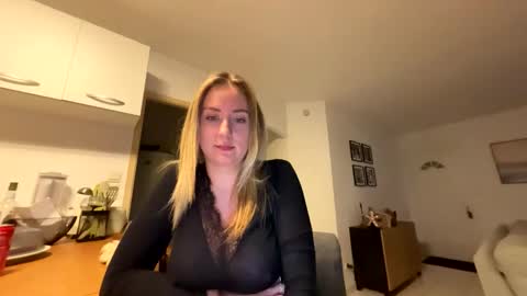 hollyandelon online show from January 13, 11:43 pm