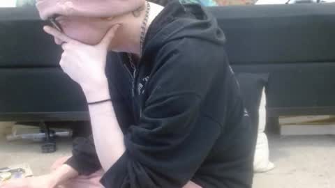 Holly Hawkes online show from March 11, 12:33 am