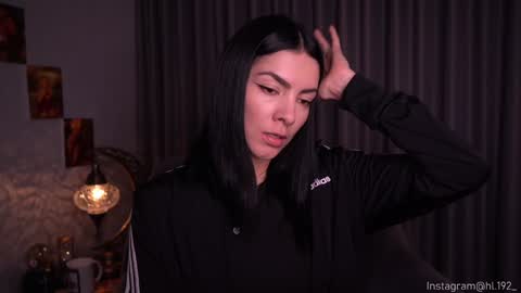 Holly Linder online show from December 4, 4:43 am