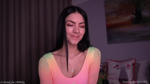 Holly Linder online show from December 7, 1:58 am