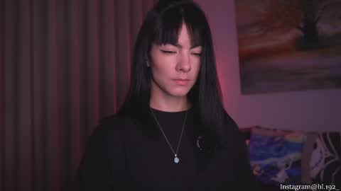 Holly Linder online show from February 27, 2:32 am