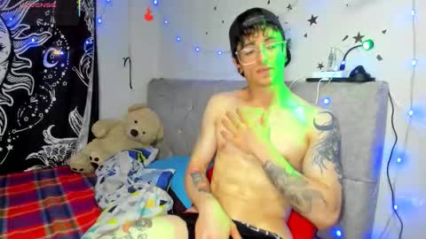 Snapshot of hollypurple chatting on February 12, 11:33 pm Hades and Persefone online show from February 12, 11:33 pm