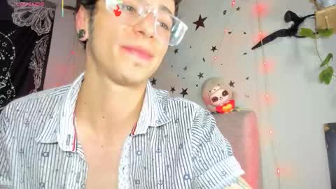 Snapshot of hollypurple chatting on February 15, 12:29 am Hades and Persefone online show from February 15, 12:29 am