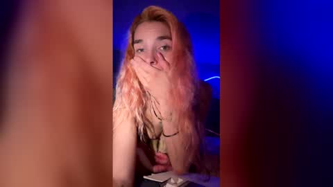 Snapshot of hollyquinniscute chatting on January 11, 6:07 am Brat online show from January 11, 6:07 am