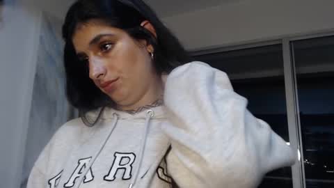 hollyshit_ online show from February 7, 11:55 pm