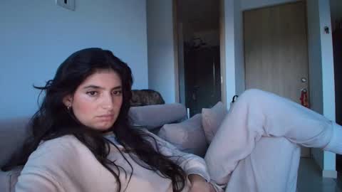 hollyshit_ online show from October 18, 10:54 pm