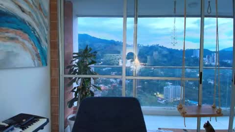 hollyshit_ online show from March 23, 11:20 pm