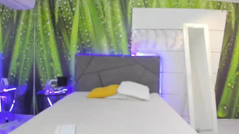 HollyTaillor online show from June 30, 5:41 am
