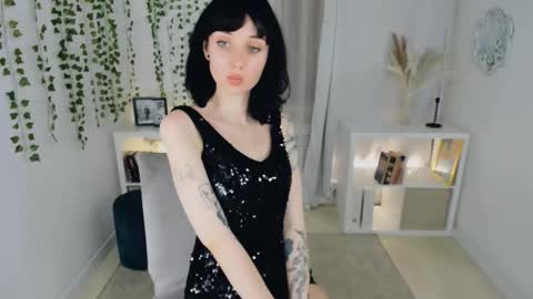 Holly online show from November 23, 3:56 pm