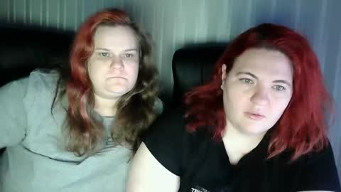 HollyXEva online show from January 14, 8:25 pm