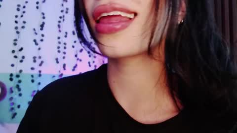 holly online show from December 11, 11:00 pm