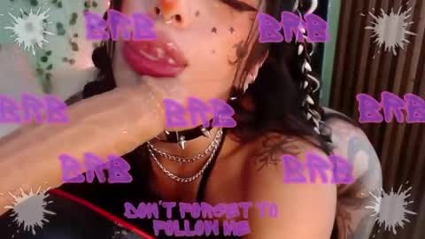 holly online show from December 17, 8:43 pm