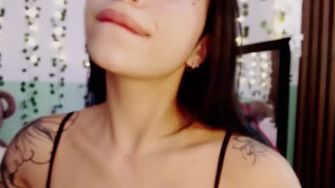 holly online show from December 18, 8:57 pm