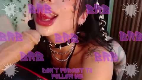 holly online show from January 3, 6:24 pm