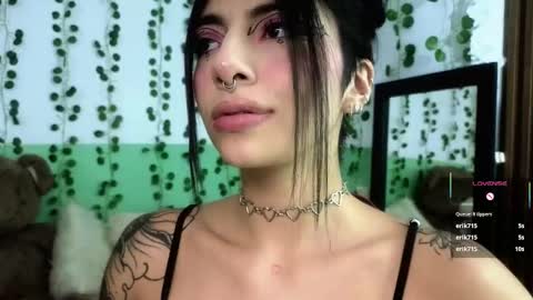 holly online show from January 18, 9:02 pm