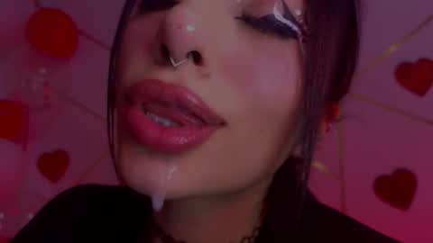 holly online show from February 21, 5:30 am