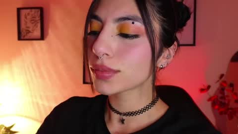 holly online show from May 6, 3:35 am