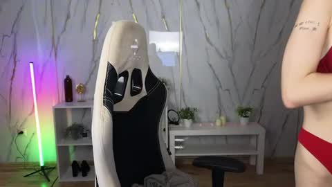 Polly online show from July 27, 2:07 am