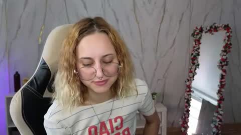 Polly online show from August 9, 3:44 am