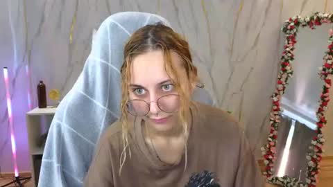 Polly online show from August 10, 2:37 am