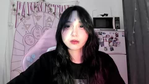 Snapshot of holy420loly chatting on February 18, 7:10 pm Ho Lee Sheet online show from February 18, 7:10 pm