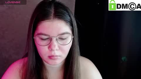 Welcome guys  Pleasure to see you all here  My name is MichaelaTip menu is active Private is open  online show from November 3, 6:03 am