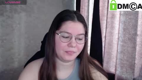 Welcome guys  Pleasure to see you all here  My name is MichaelaTip menu is active Private is open  online show from February 20, 5:48 am