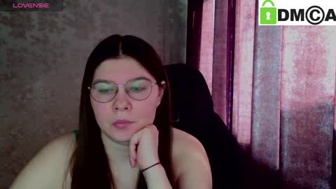 Welcome guys  Pleasure to see you all here  My name is MichaelaTip menu is active Private is open  online show from March 14, 5:24 am