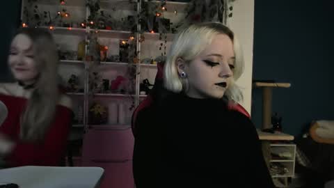 holy_mistresss online show from October 31, 10:49 am