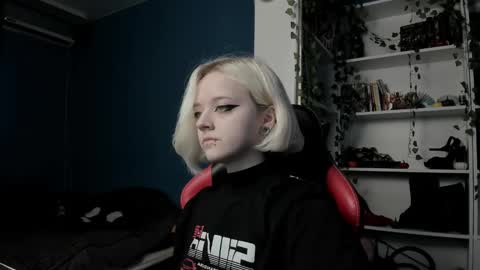 holy_mistresss online show from November 11, 9:09 am