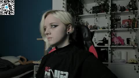 holy_mistresss online show from November 26, 9:32 am