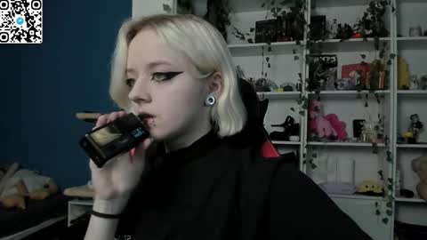 holy_mistresss online show from December 3, 9:18 am