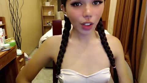 Snapshot of holy_molly1 chatting on May 20, 5:02 am holy_molly1 online show from May 20, 5:02 am