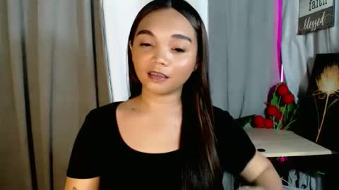 Snapshot of holy_shine chatting on May 10, 7:08 pm Bella online show from May 10, 7:08 pm