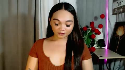 Snapshot of holy_shine chatting on May 18, 3:57 am Bella online show from May 18, 3:57 am