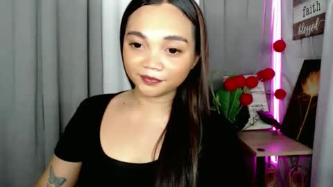Snapshot of holy_shine chatting on May 25, 3:45 am Bella online show from May 25, 3:45 am