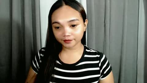 Snapshot of holy_shine chatting on June 14, 11:07 pm Bella online show from June 14, 11:07 pm