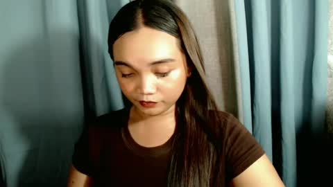 Snapshot of holy_shine chatting on June 19, 6:40 am Bella online show from June 19, 6:40 am
